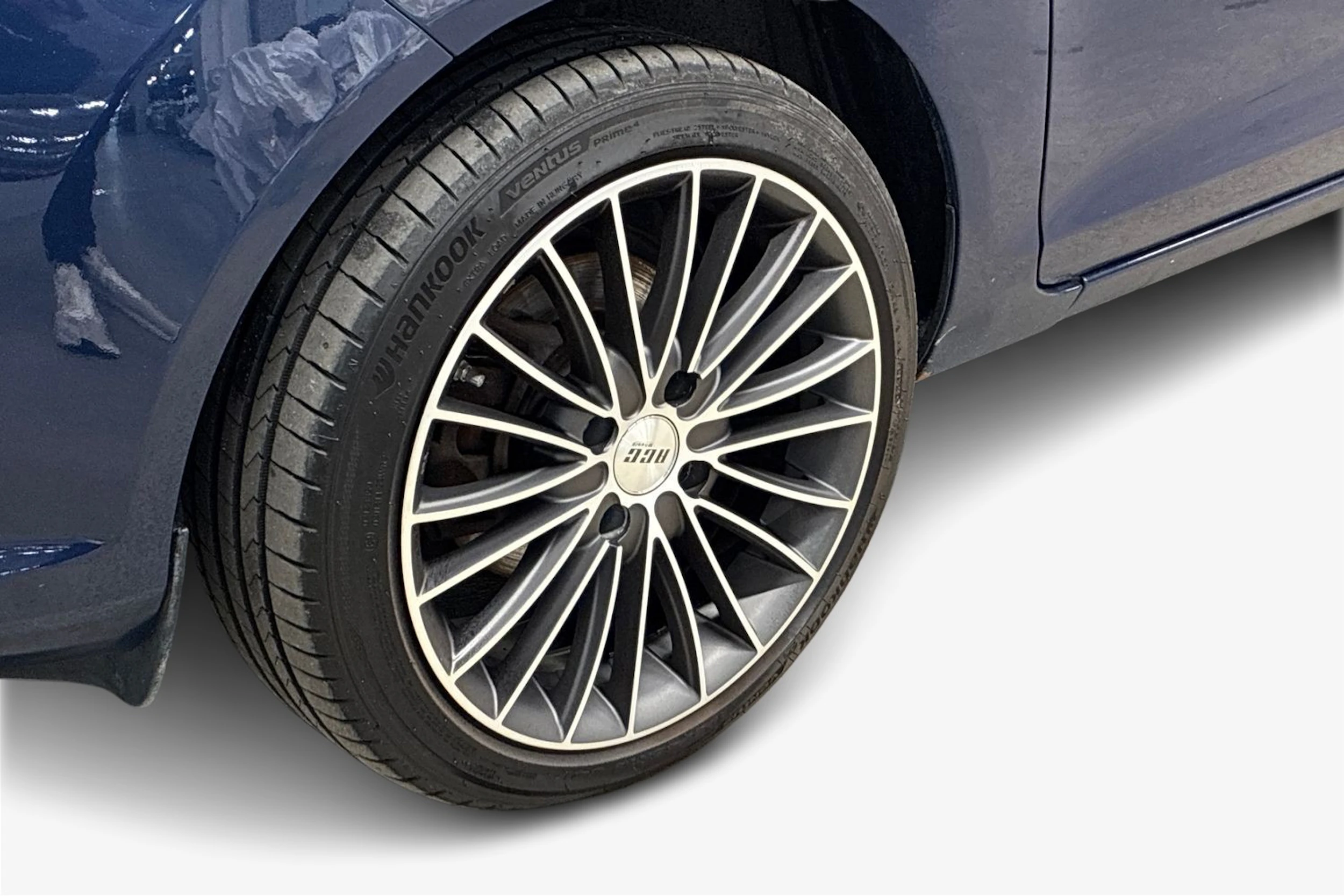 sininen Ford Fiesta 2015 kuva 9.