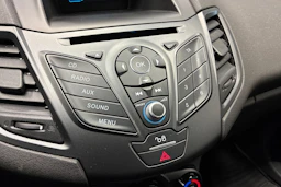 sininen Ford Fiesta 2015 kuva 19.