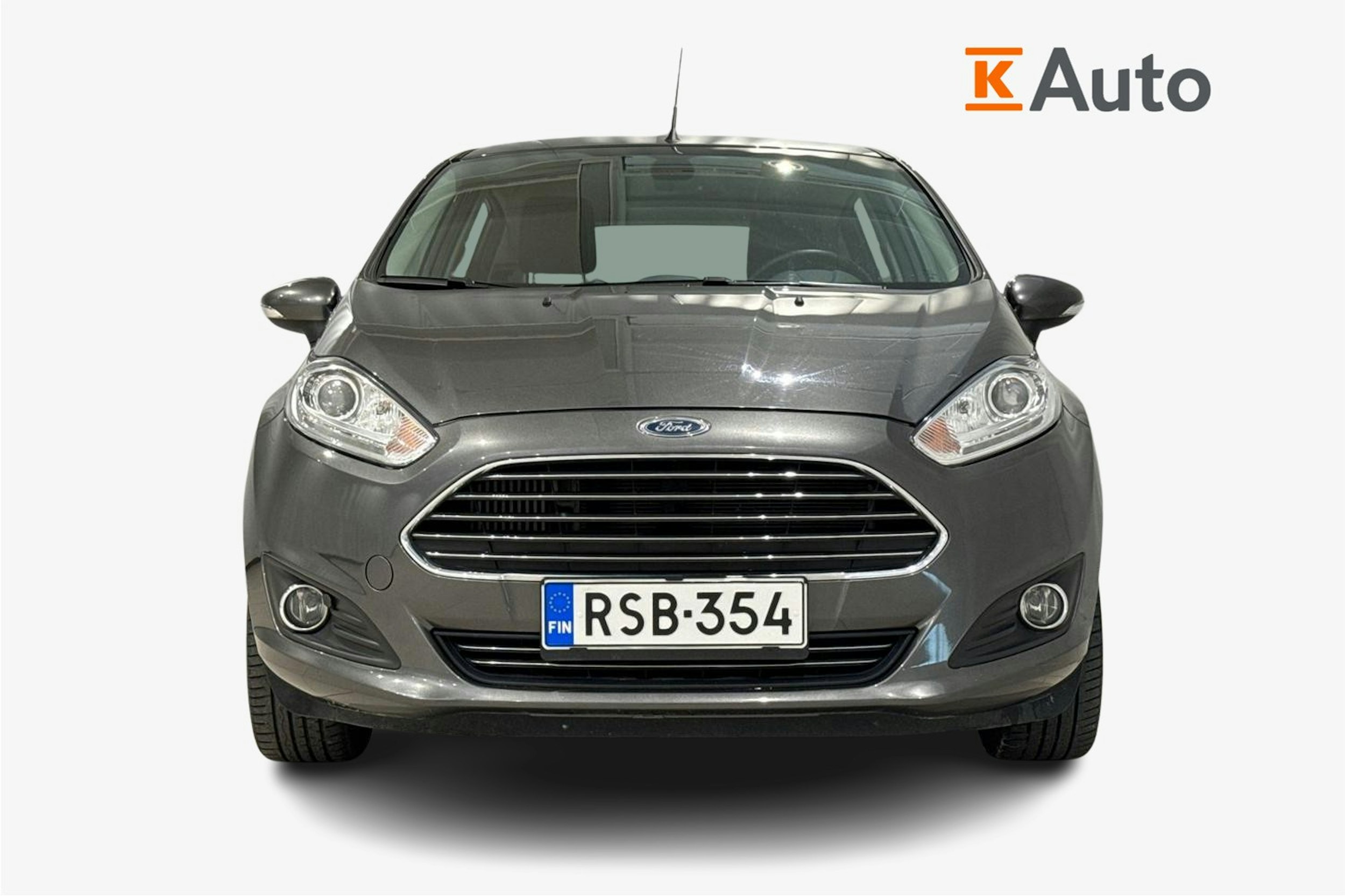 harmaa Ford Fiesta 2015 kuva 5.