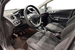 harmaa Ford Fiesta 2015 kuva 7.