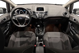 harmaa Ford Fiesta 2015 kuva 9.