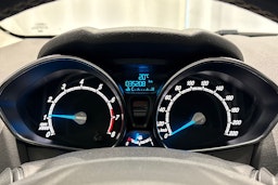 harmaa Ford Fiesta 2015 kuva 16.