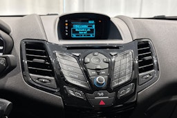 harmaa Ford Fiesta 2015 kuva 18.