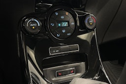 harmaa Ford Fiesta 2015 kuva 19.
