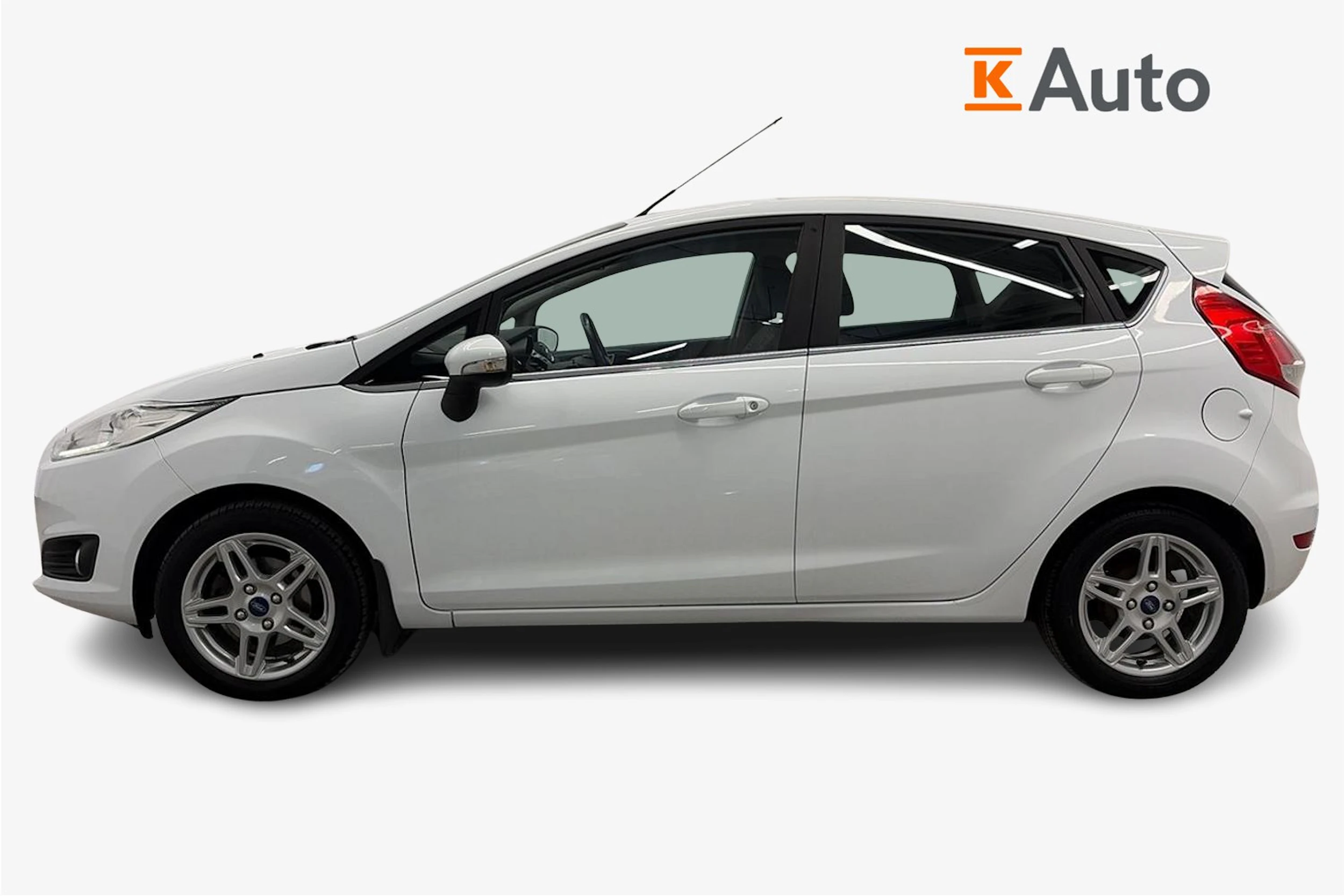 Valkoinen Ford FIESTA 2015 kuva 7.