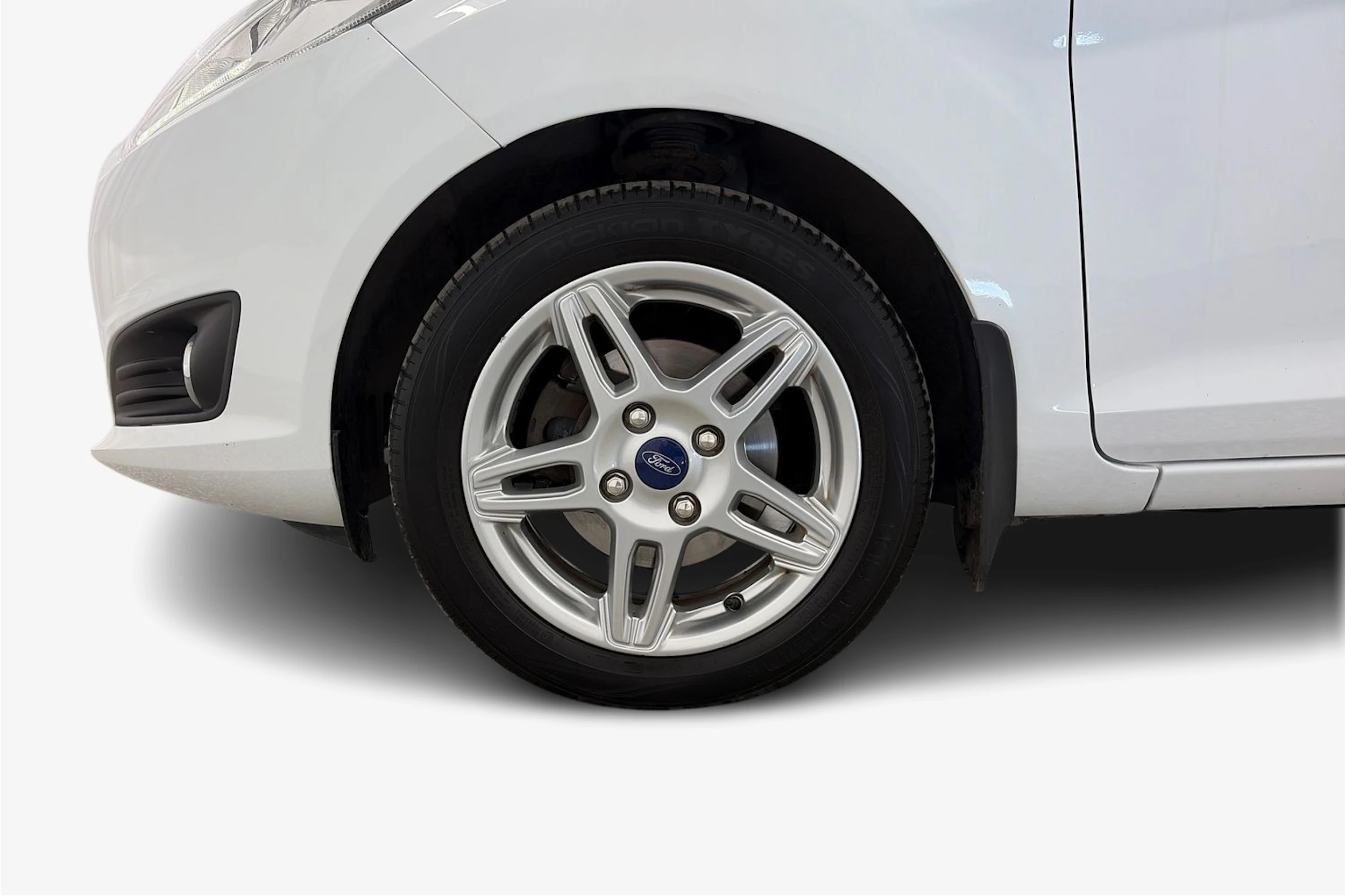 Valkoinen Ford FIESTA 2015 kuva 12.