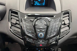 Valkoinen Ford FIESTA 2015 kuva 21.