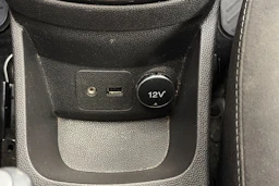 Valkoinen Ford FIESTA 2015 kuva 24.