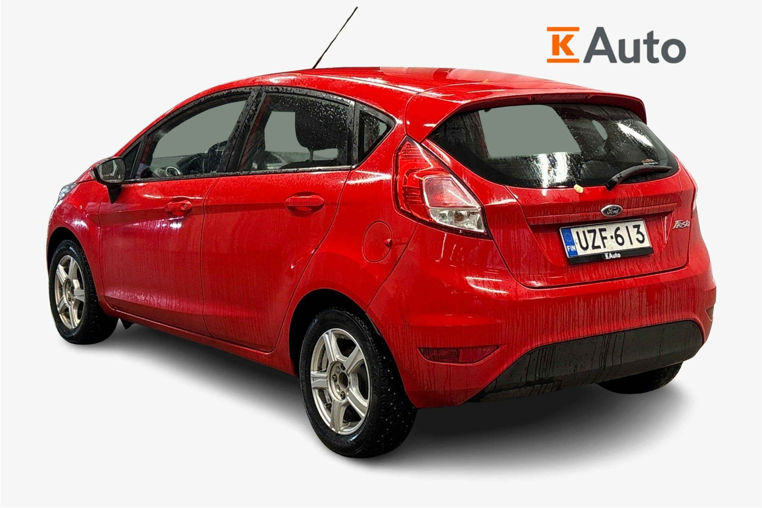 punainen Ford Fiesta 2015 kuva 2.