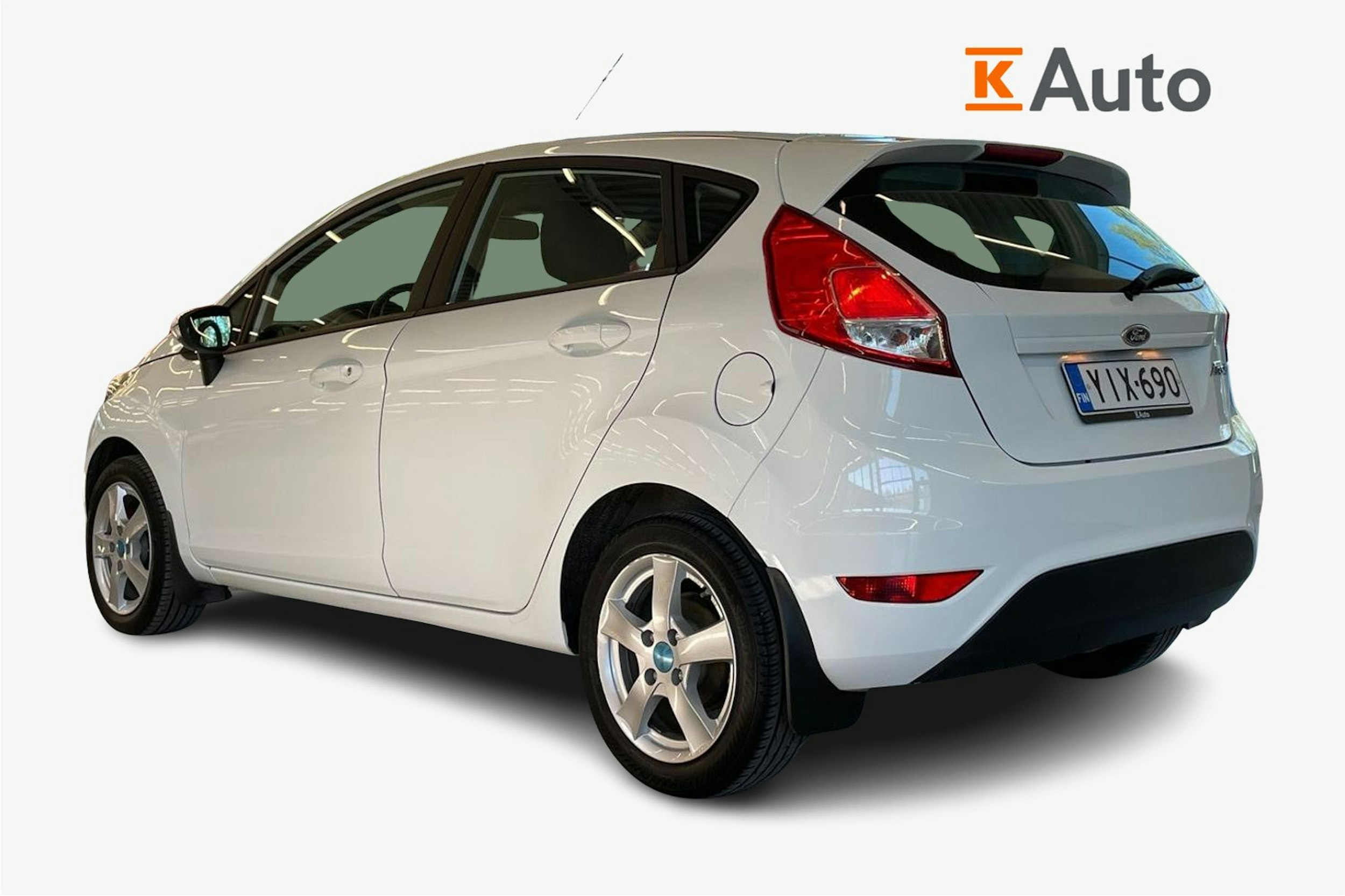 Valkoinen Ford FIESTA 2015 kuva 2.