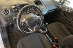 Valkoinen Ford FIESTA 2015 kuva 7.
