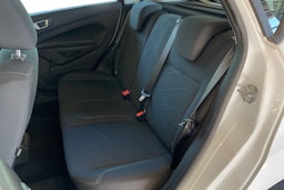 Valkoinen Ford FIESTA 2015 kuva 10.