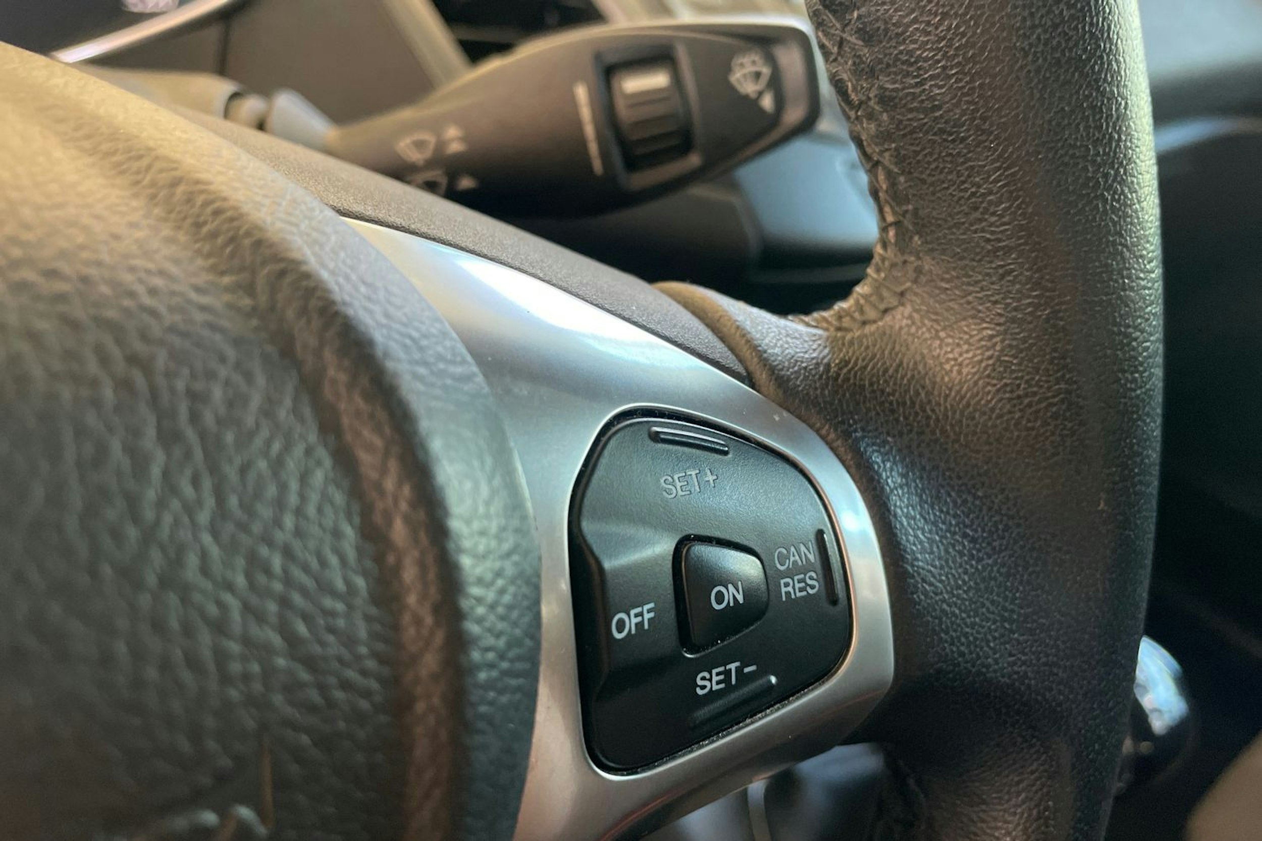 Valkoinen Ford FIESTA 2015 kuva 16.