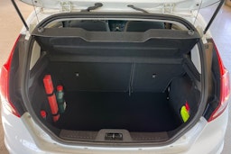 Valkoinen Ford FIESTA 2015 kuva 20.