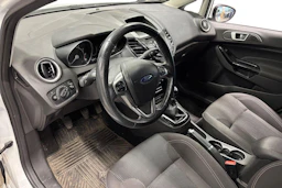 valkoinen Ford Fiesta 2016 kuva 3.