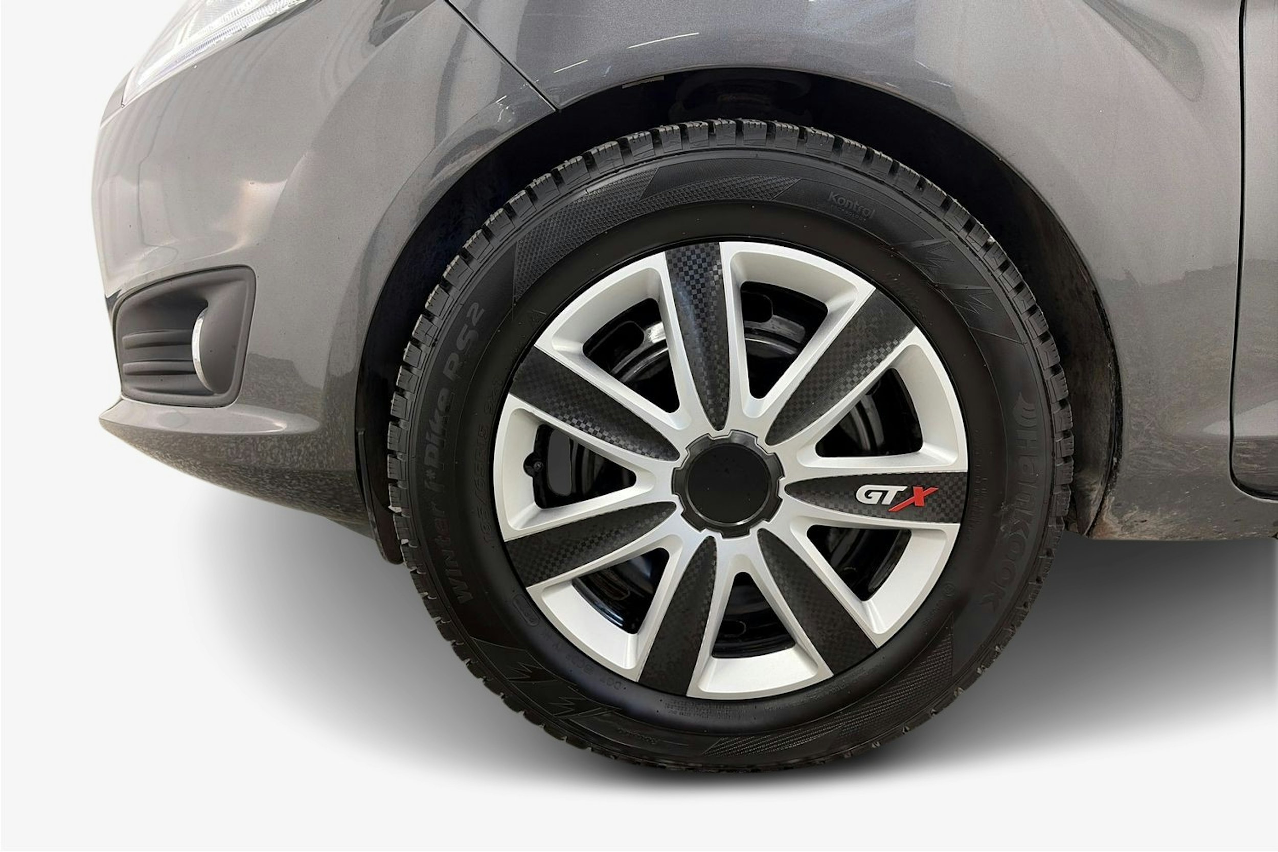 harmaa Ford Fiesta 2016 kuva 11.