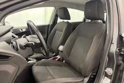 harmaa Ford Fiesta 2016 kuva 15.