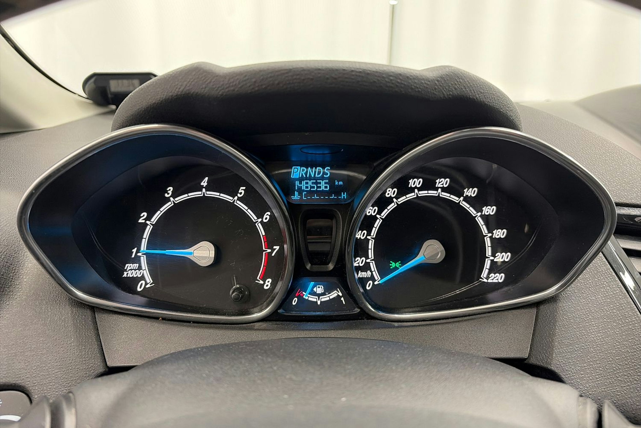 harmaa Ford Fiesta 2016 kuva 16.