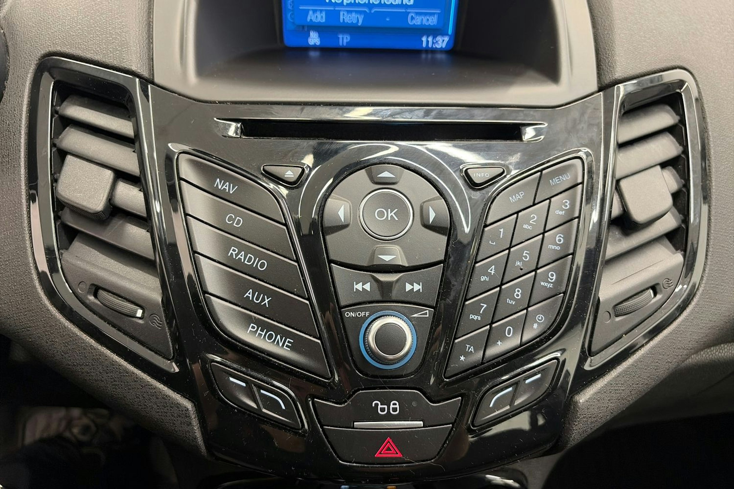 harmaa Ford Fiesta 2016 kuva 20.