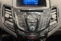 harmaa Ford Fiesta 2016 kuva 20.