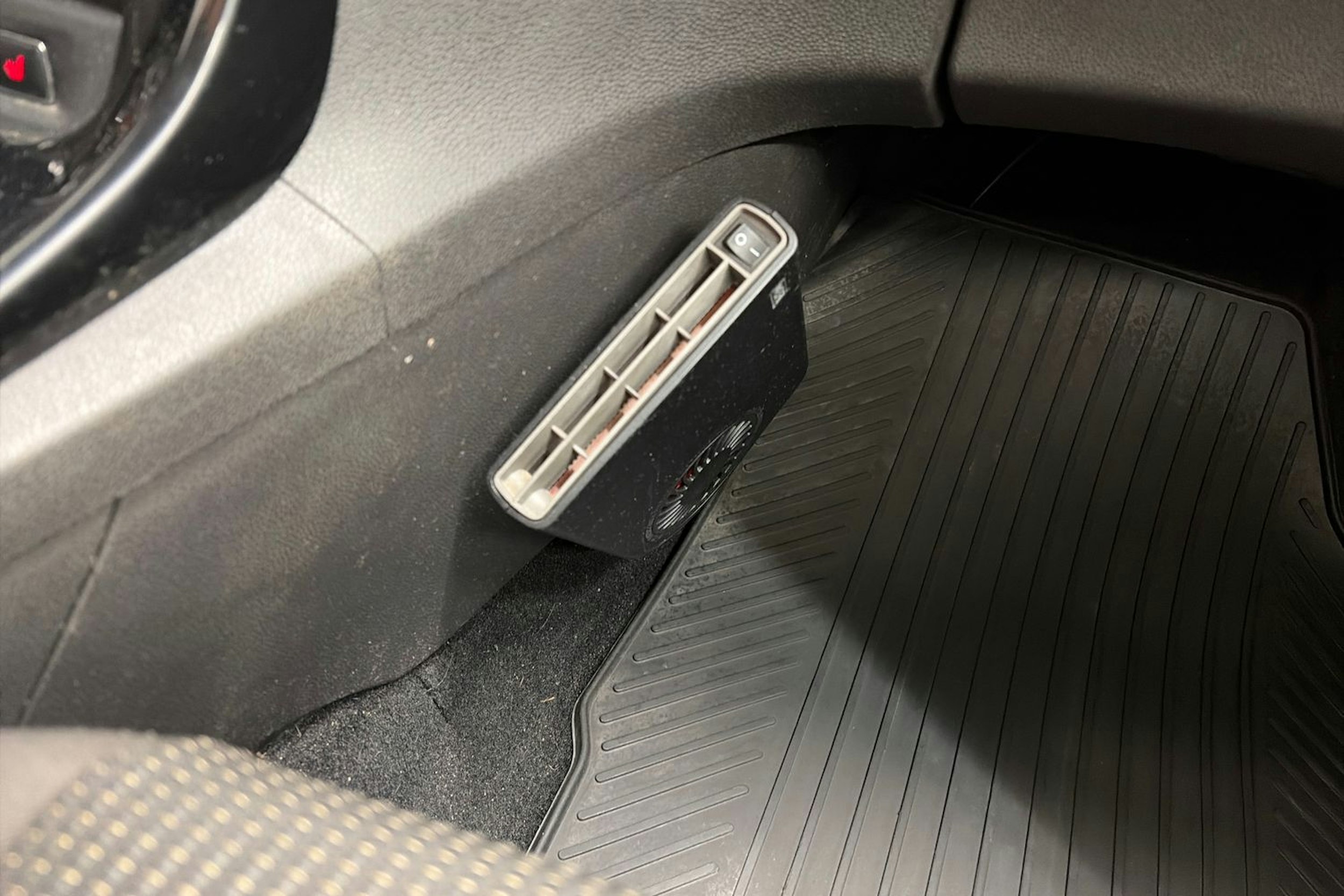 harmaa Ford Fiesta 2016 kuva 23.