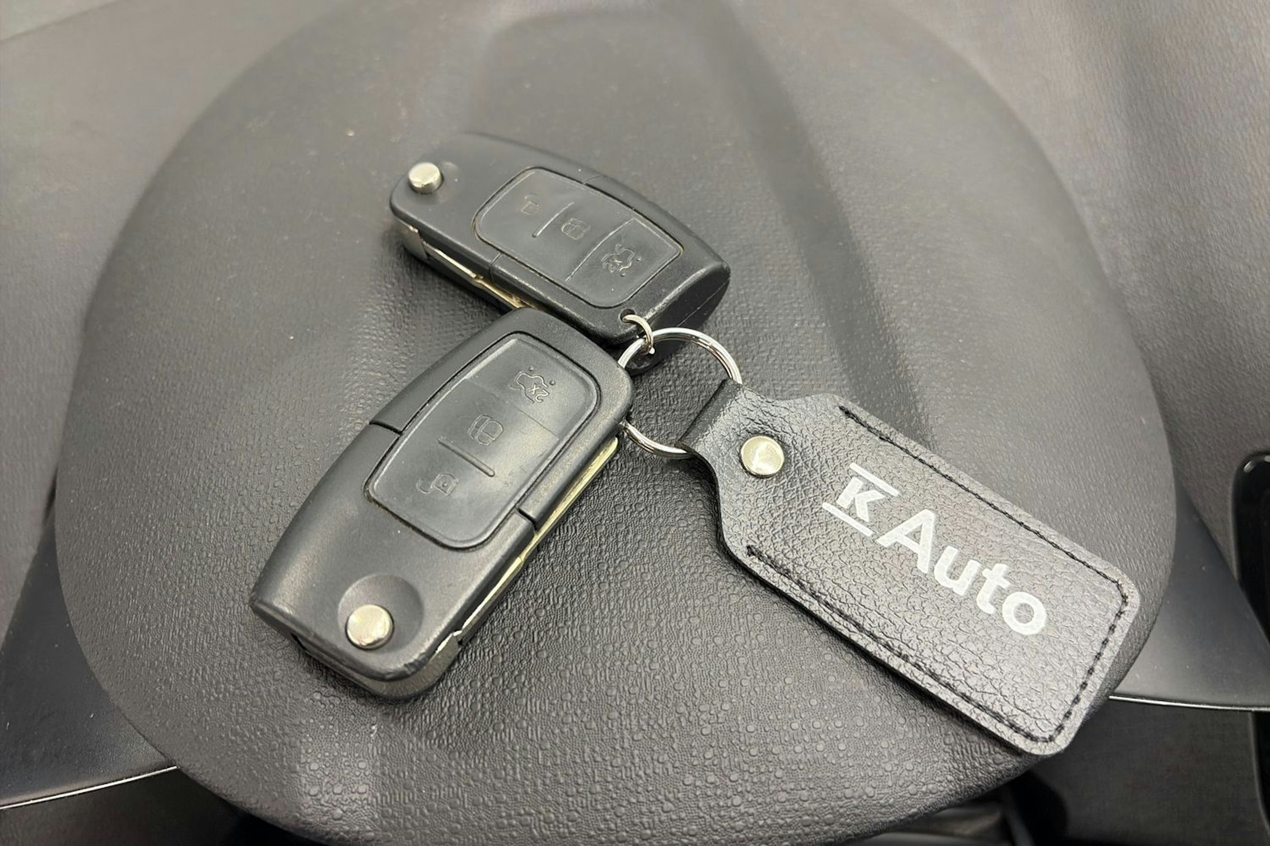 harmaa Ford Fiesta 2016 kuva 24.