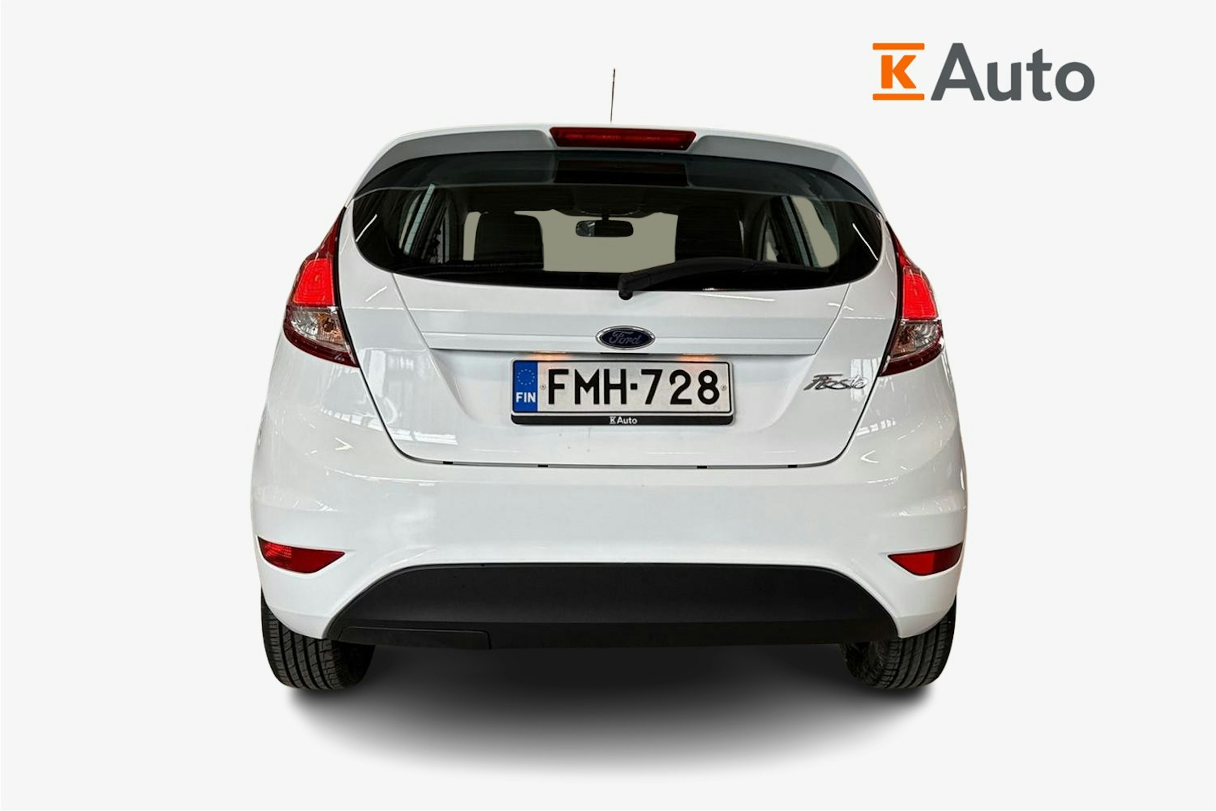 valkoinen Ford Fiesta 2016 kuva 3.