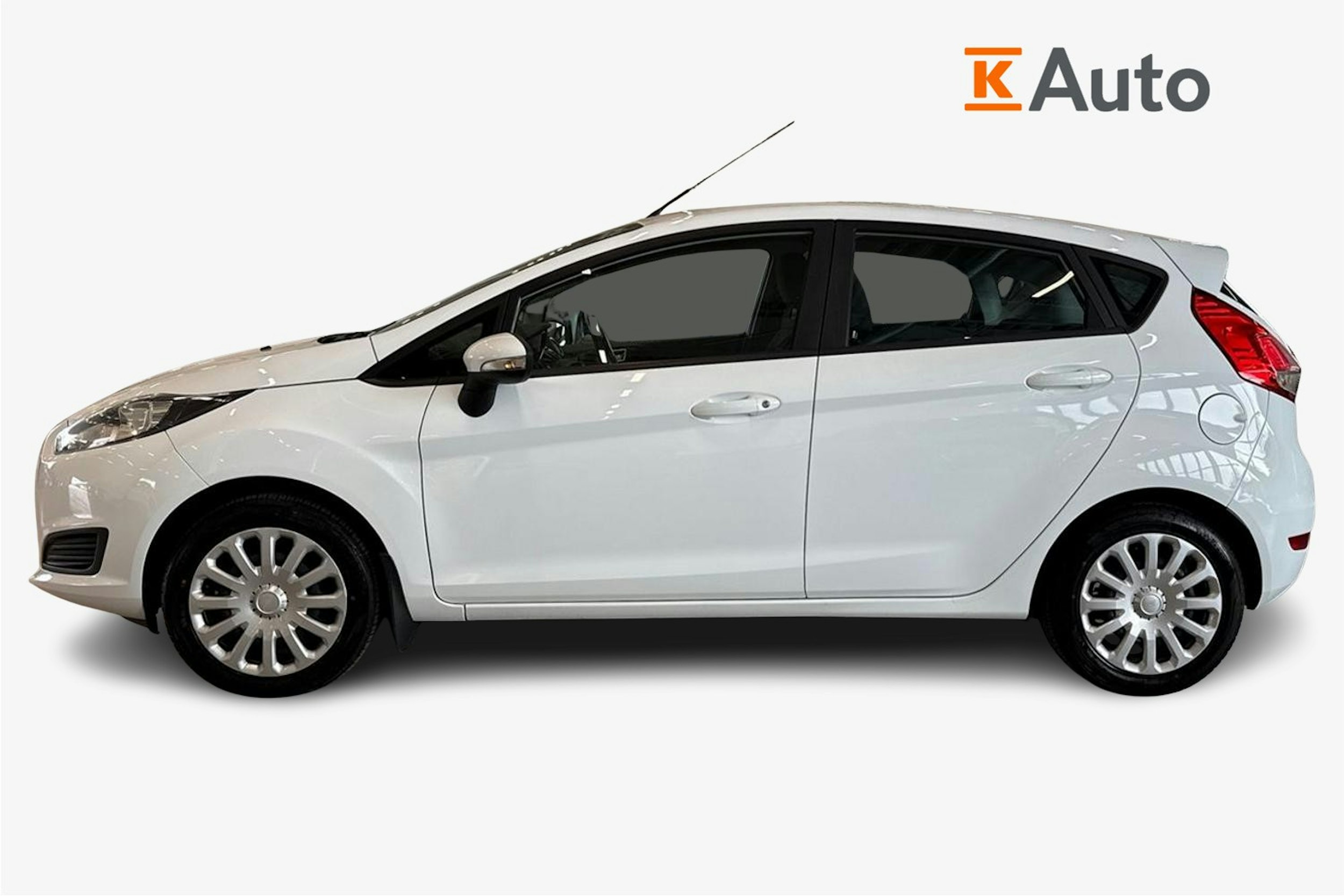 valkoinen Ford Fiesta 2016 kuva 5.