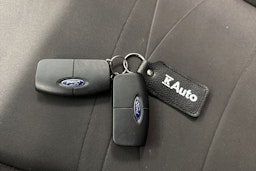 valkoinen Ford Fiesta 2016 kuva 17.