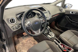 harmaa Ford Fiesta 2016 kuva 6.