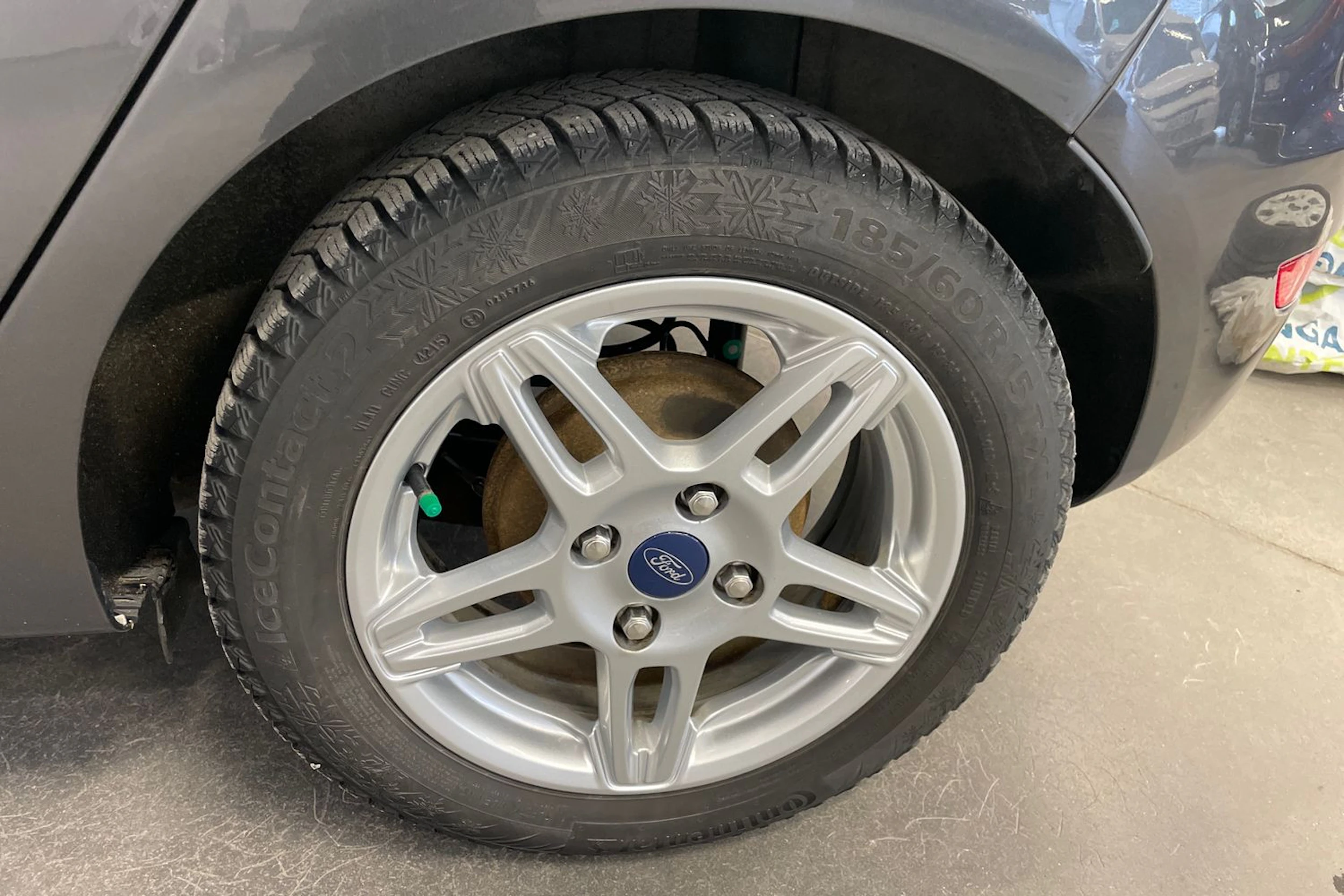 harmaa Ford Fiesta 2016 kuva 10.