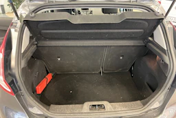 harmaa Ford Fiesta 2016 kuva 11.