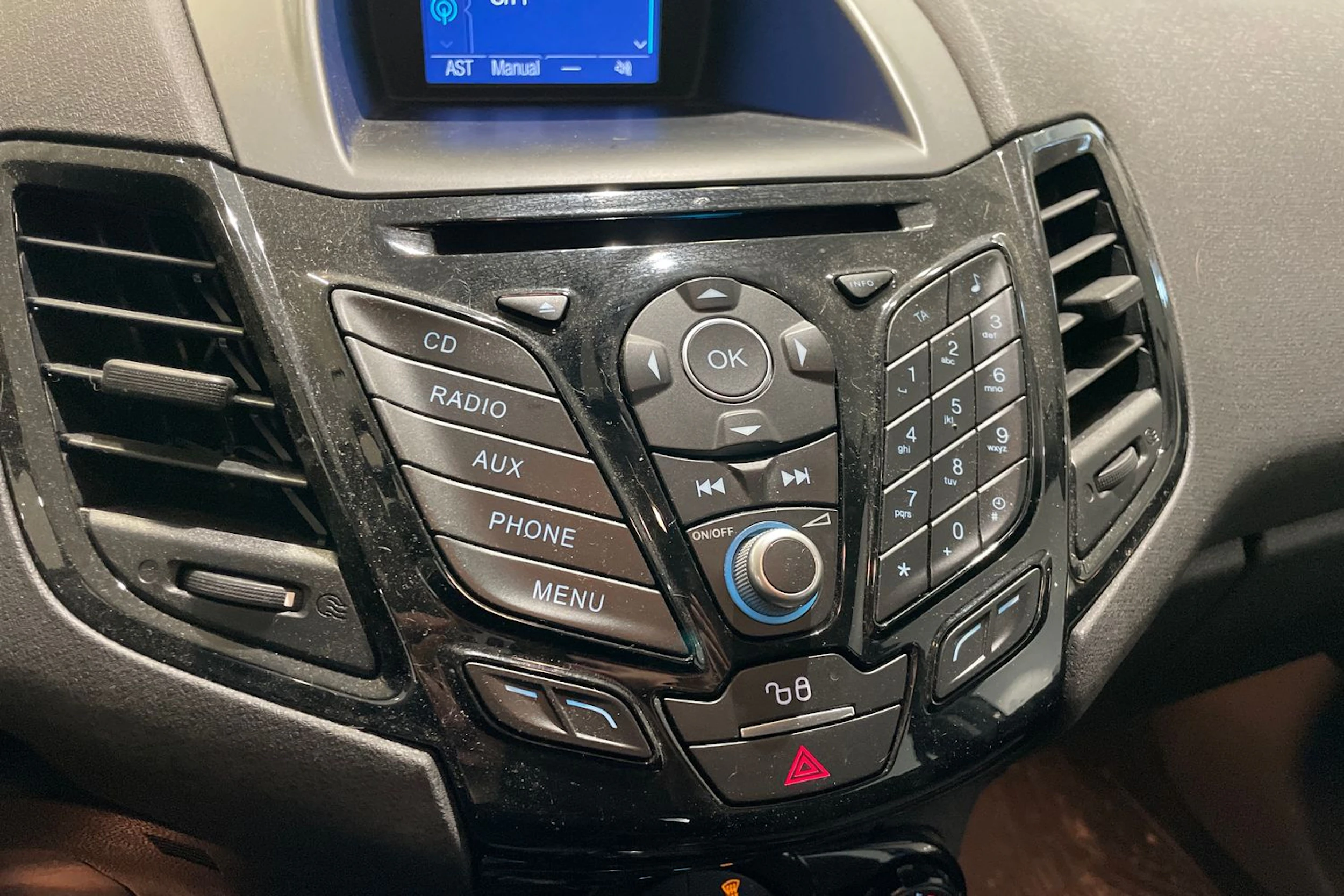 harmaa Ford Fiesta 2016 kuva 17.