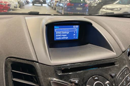 harmaa Ford Fiesta 2016 kuva 18.