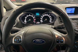 harmaa Ford Fiesta 2016 kuva 19.