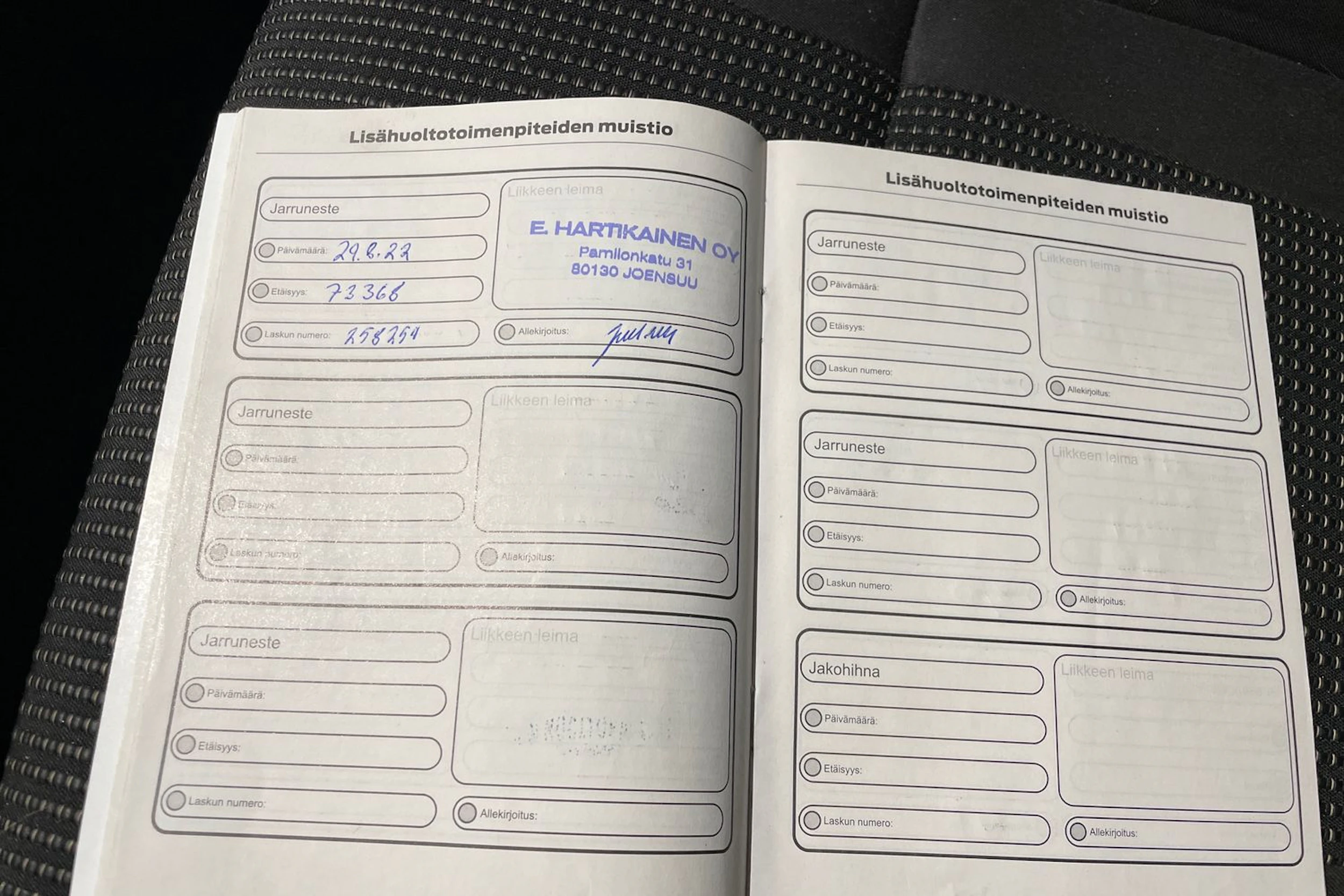 harmaa Ford Fiesta 2016 kuva 23.