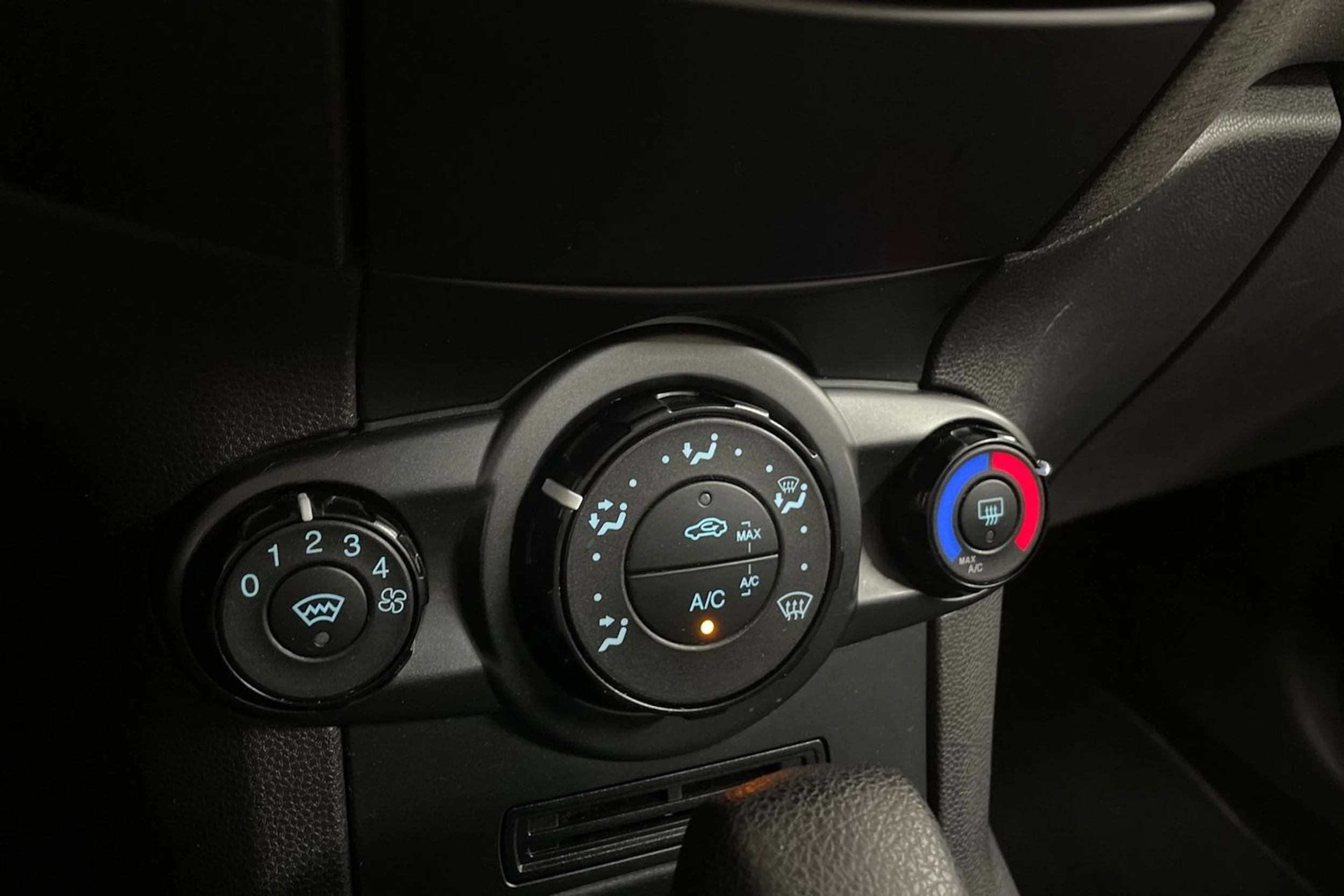 Sininen Ford FIESTA 2016 kuva 13.