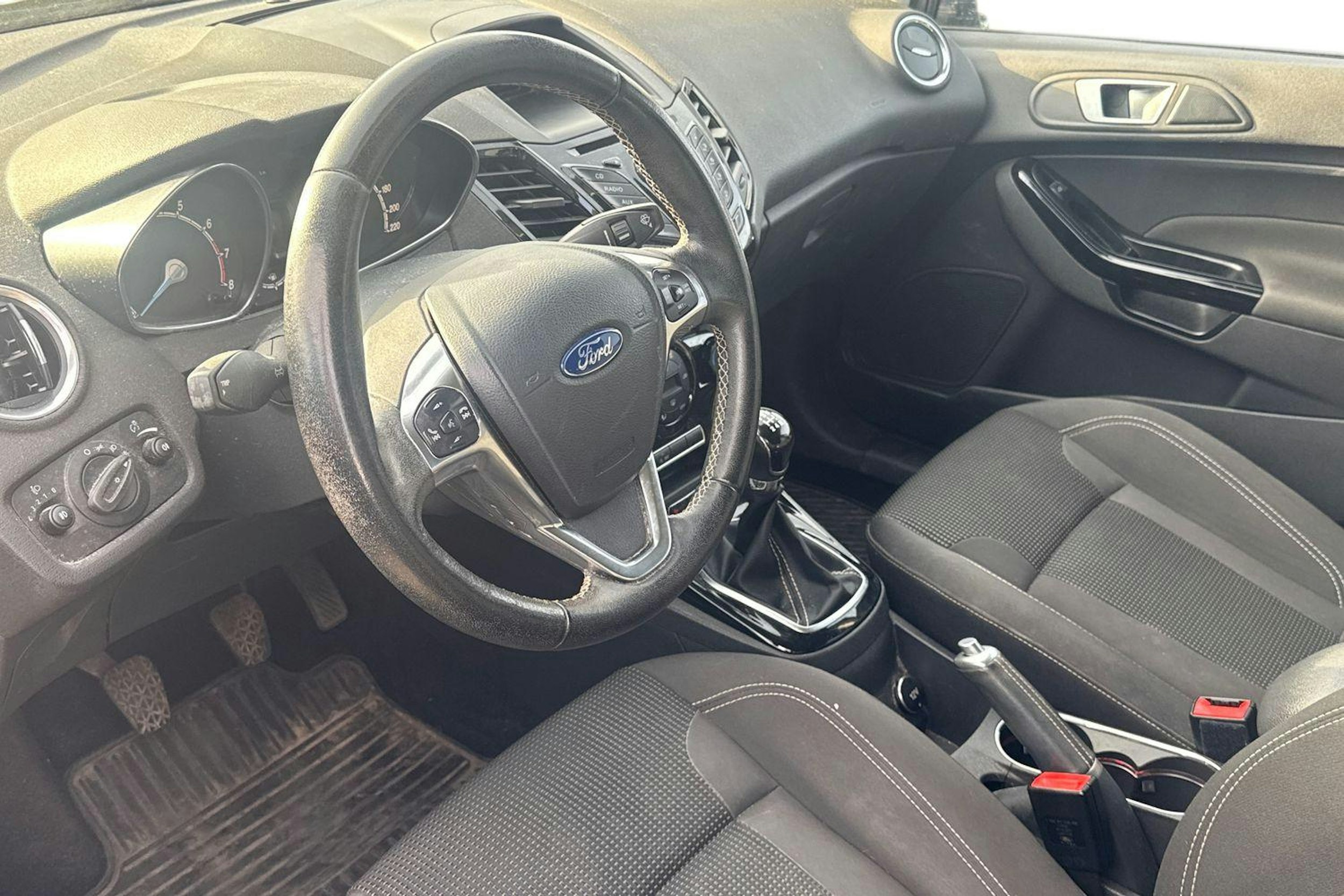 Musta Ford FIESTA 2016 kuva 3.
