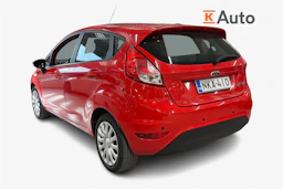 punainen Ford Fiesta 2016 kuva 2.