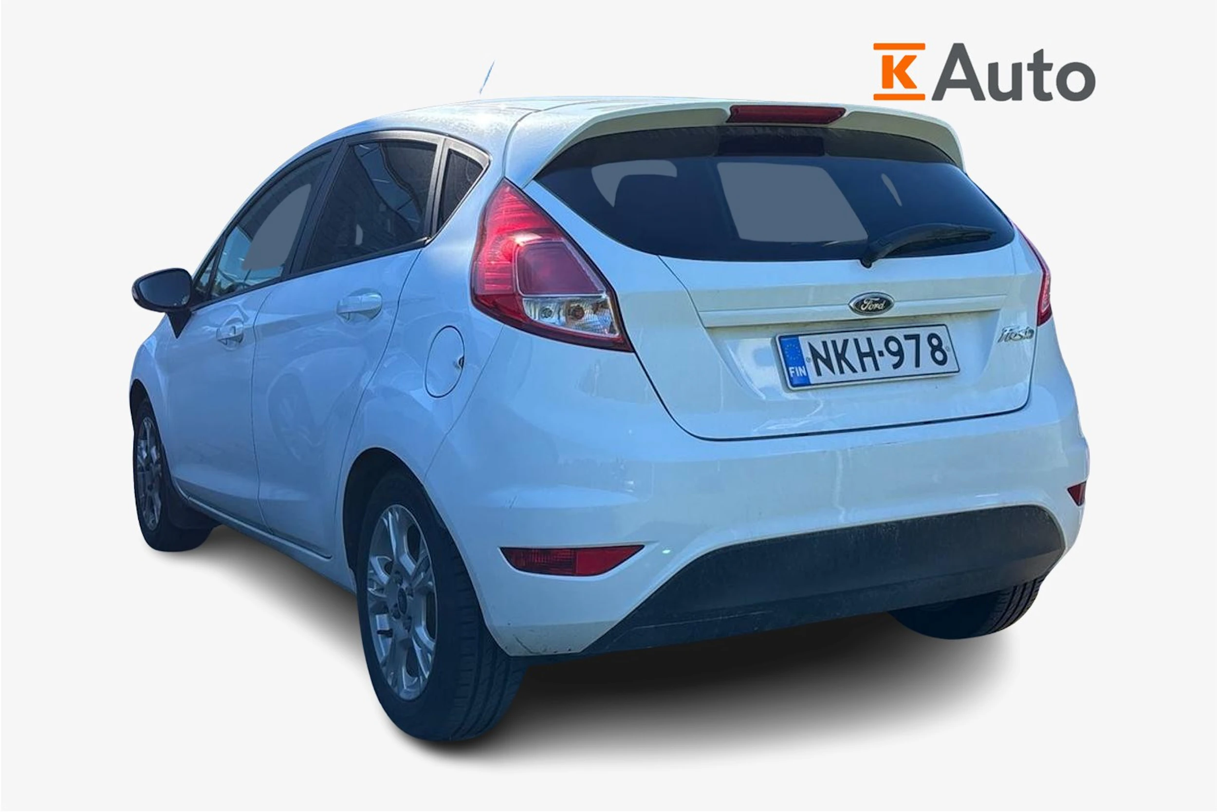 valkoinen Ford Fiesta 2016 kuva 2.