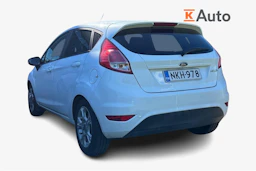 valkoinen Ford Fiesta 2016 kuva 2.