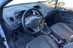 valkoinen Ford Fiesta 2016 kuva 3.