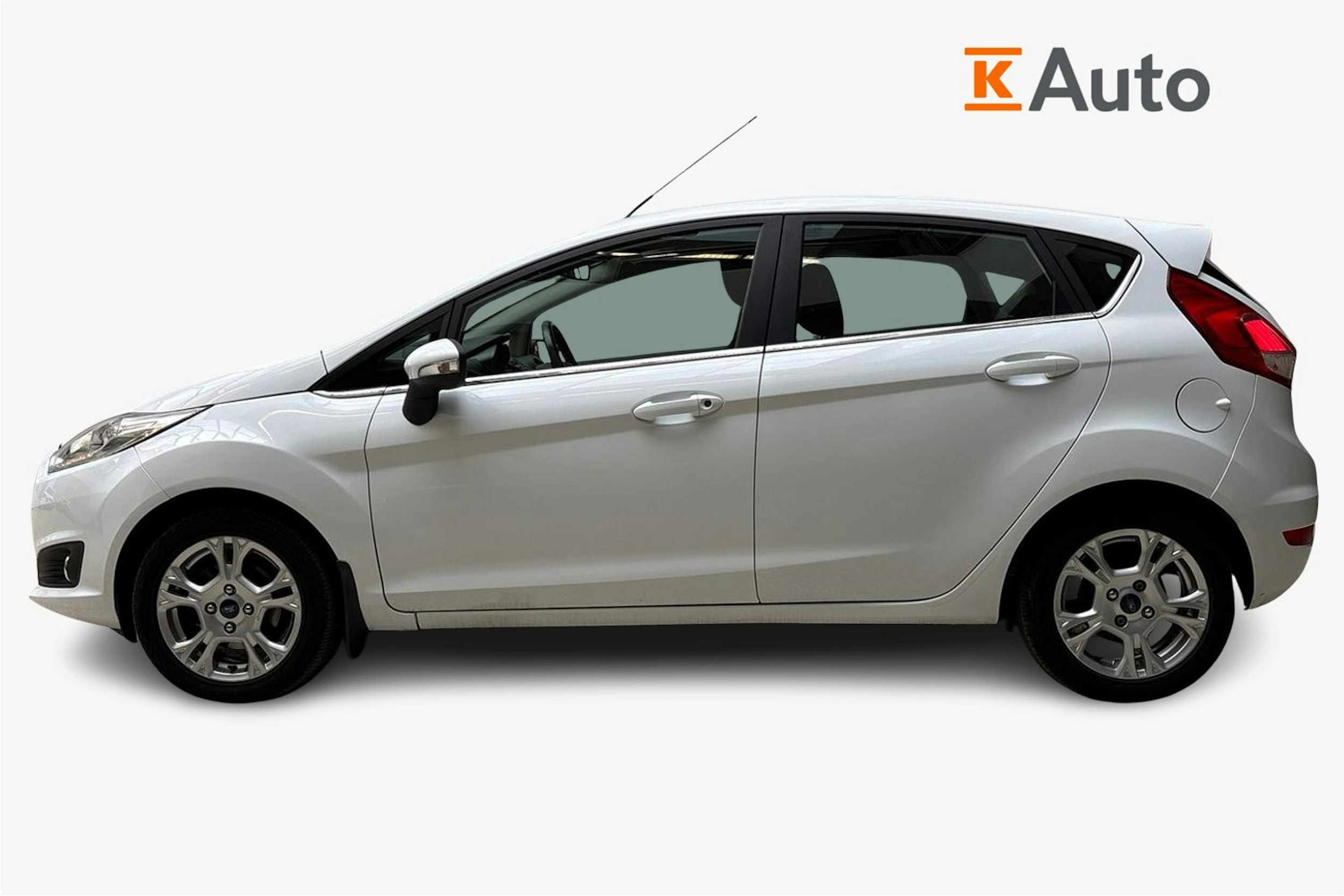 Valkoinen Ford FIESTA 2016 kuva 5.