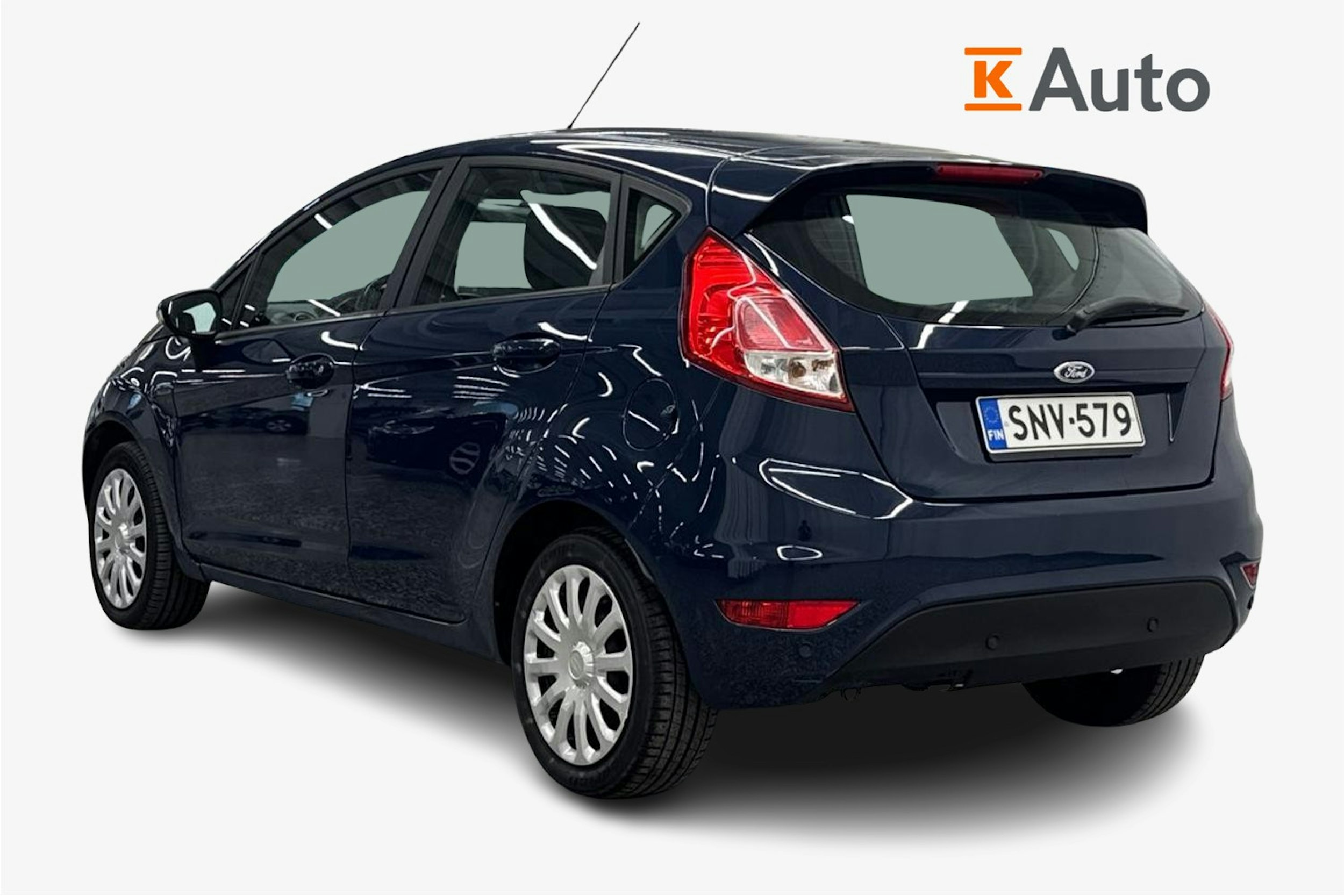 sininen Ford Fiesta 2016 kuva 2.