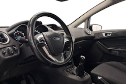 sininen Ford Fiesta 2016 kuva 7.