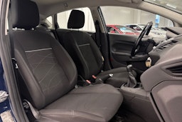 sininen Ford Fiesta 2016 kuva 13.