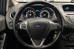 sininen Ford Fiesta 2016 kuva 14.