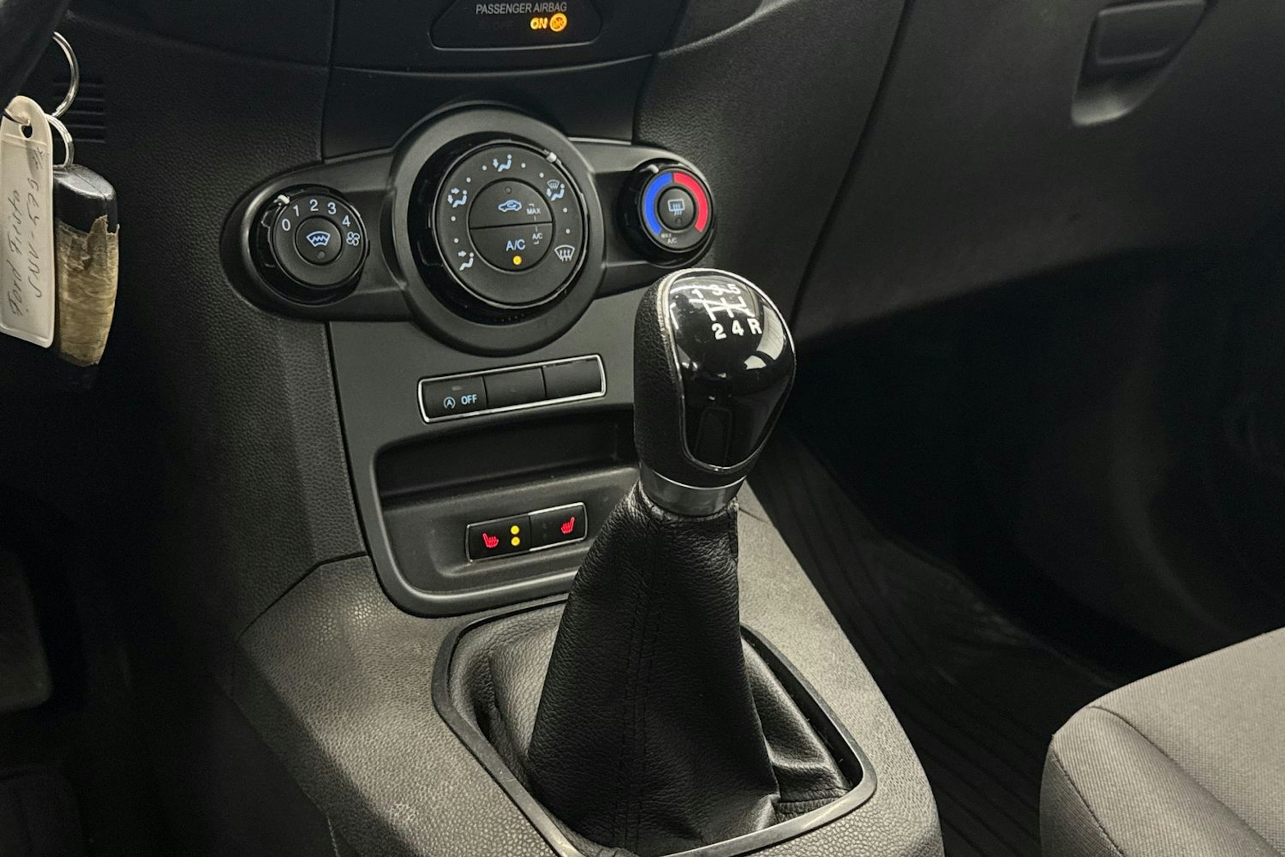 sininen Ford Fiesta 2016 kuva 19.