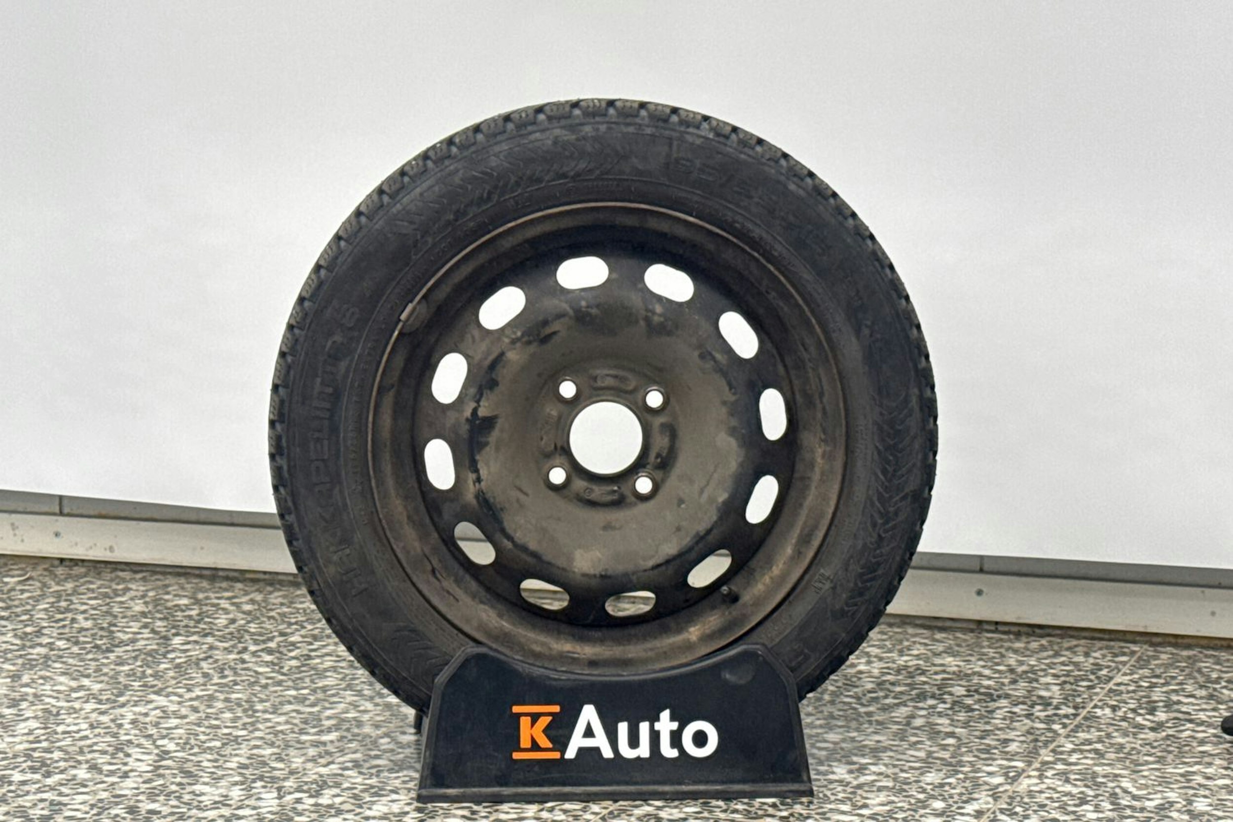 sininen Ford Fiesta 2016 kuva 36.