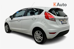 valkoinen Ford Fiesta 2016 kuva 2.